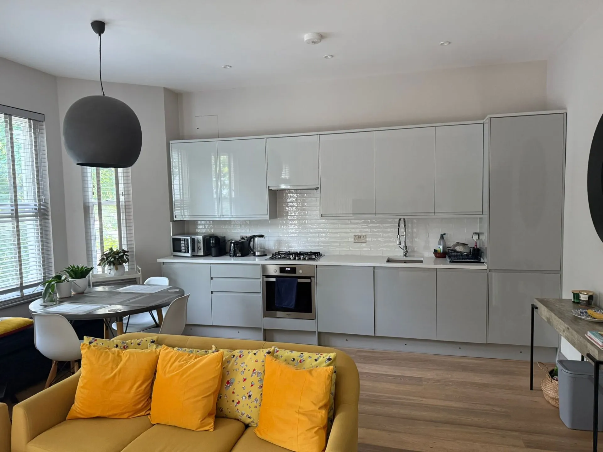 2-Bed Flat, Cavendish Road, Clapham - Kitchen View Let 2-bed apartment Cavendish Road Clapham - modern open plan kitchen diner